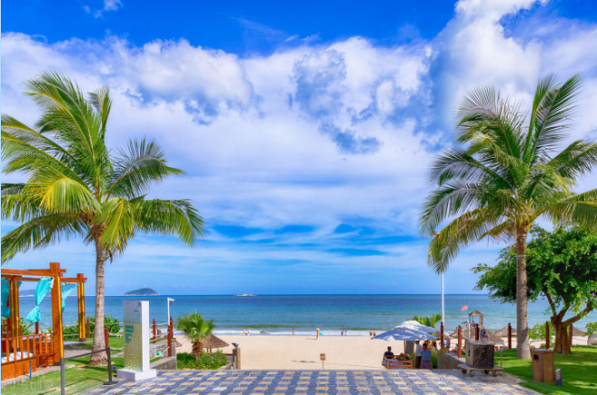 南海翡翠，海南的历史与文化瑰宝